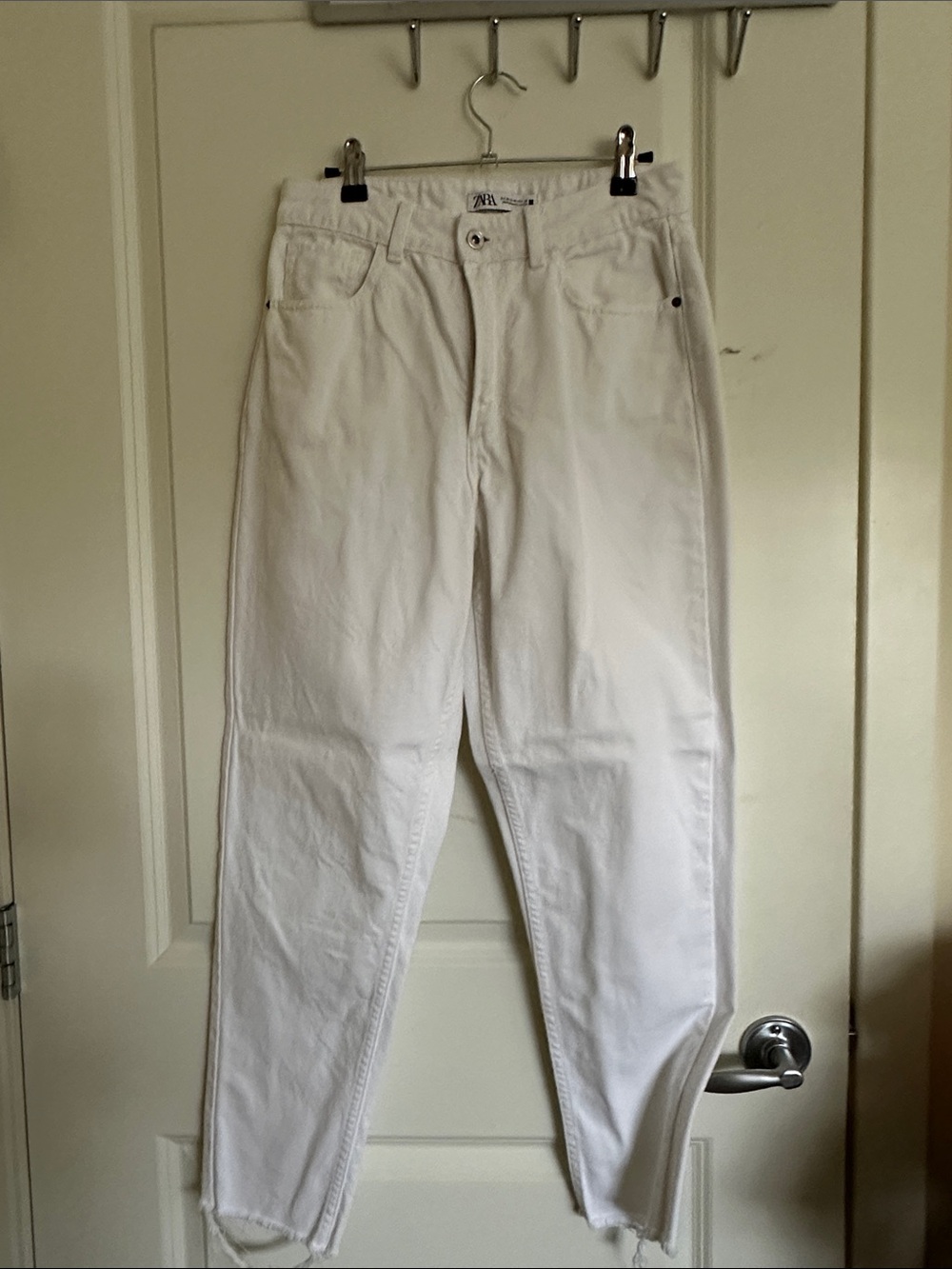 Zara White Jeans - Classic Mom Straight Fit
